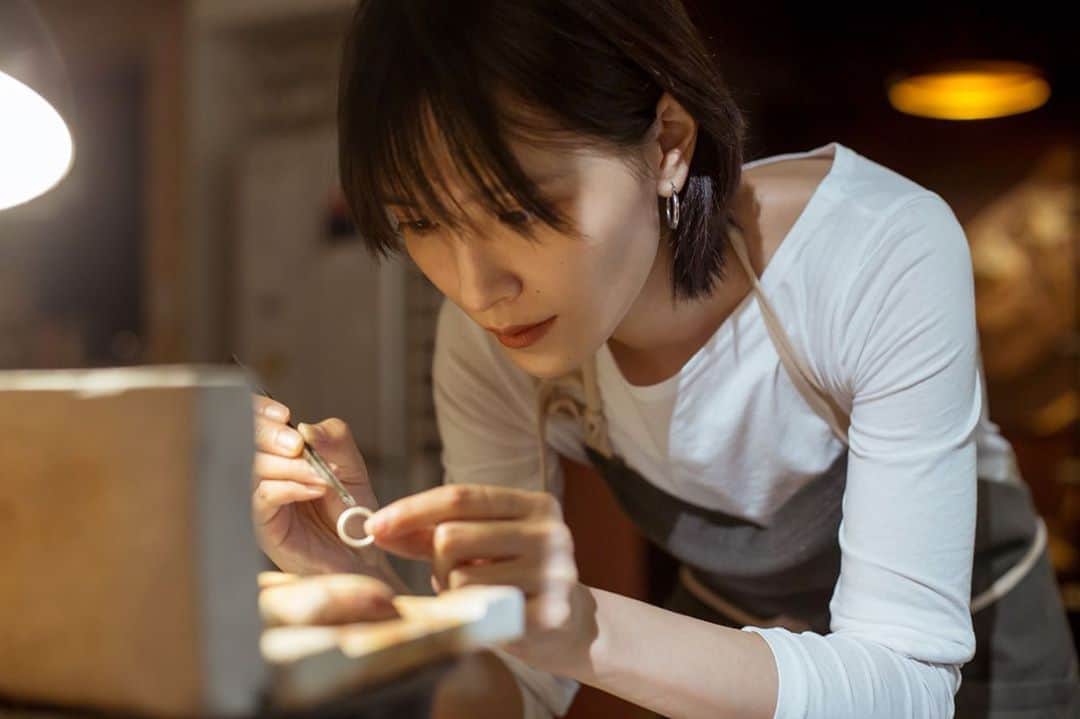 吳子霏（Ellen Wu）のインスタグラム：「﻿ 能親手做自己喜歡的東西好開心🥳﻿ #金工課」