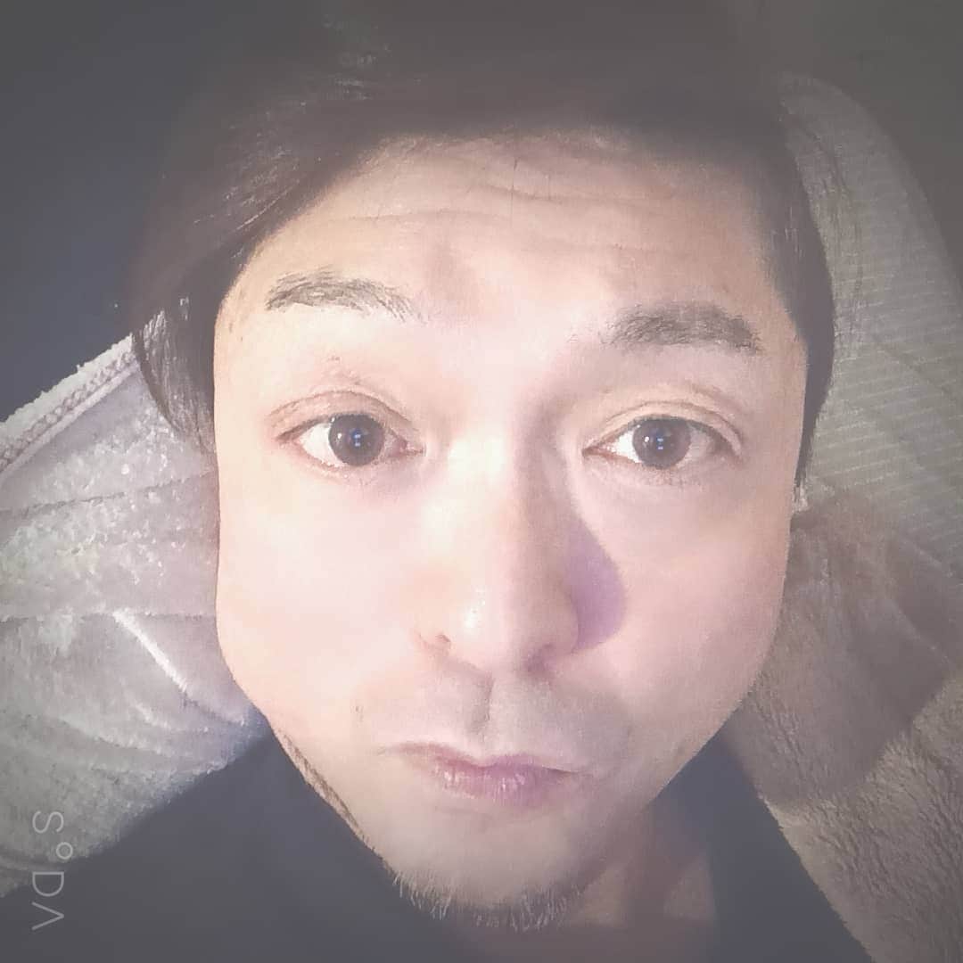 松本隆博のインスタグラム：「。 たま～にやってくる、 夜の不安(~_~)(~0~)。 今月あと12回のイベント 重圧、、上手くできて 当たり前やんか？(◎-◎;)!! とか、それでもし失敗した らどうするん？とか、、 集客どうなんや？💦とか。 、、、ま。考えてもしゃー ないんやけど(笑)。 寝てしまおうーーー。 おやすみ(´O｀)。  ～人生遊歩道～」
