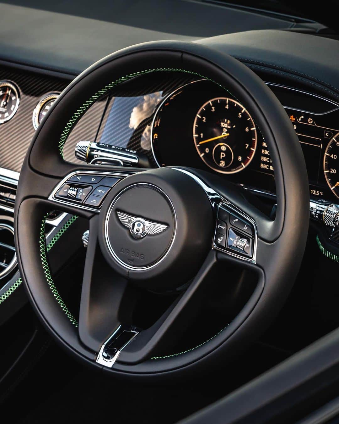 ベントレーさんのインスタグラム写真 - (ベントレーInstagram)「Perfection is no illusion. The #Bentley #ContinentalGT V8 #Convertible. _ Continental GT V8 Convertible WLTP drive cycle: combined fuel consumption: 23.3 mpg (12.1 l/100 km), combined CO₂: 275 g/km」11月5日 0時06分 - bentleymotors