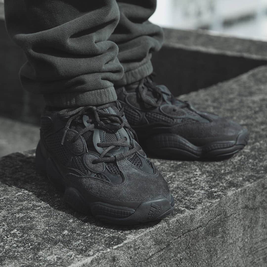 HYPEBEASTさんのインスタグラム写真 - (HYPEBEASTInstagram)「@hypebeastkicks: The @adidas YEEZY 500 “Utility Black” is set to restock later this month. Originally released in 2018, the long-awaited restock of the all-black sneakers will take place on November 30, with the price remaining at $200 USD. Due to its mixed-material craft, the YEEZY 500 boasts a unique layered look made from suede and mesh, that sits upon the brand’s innovative adiPRENE+ cushioned midsole. Are you copping?⁠⠀ Photo: Jun Tsang/HBX」11月5日 0時26分 - hypebeast