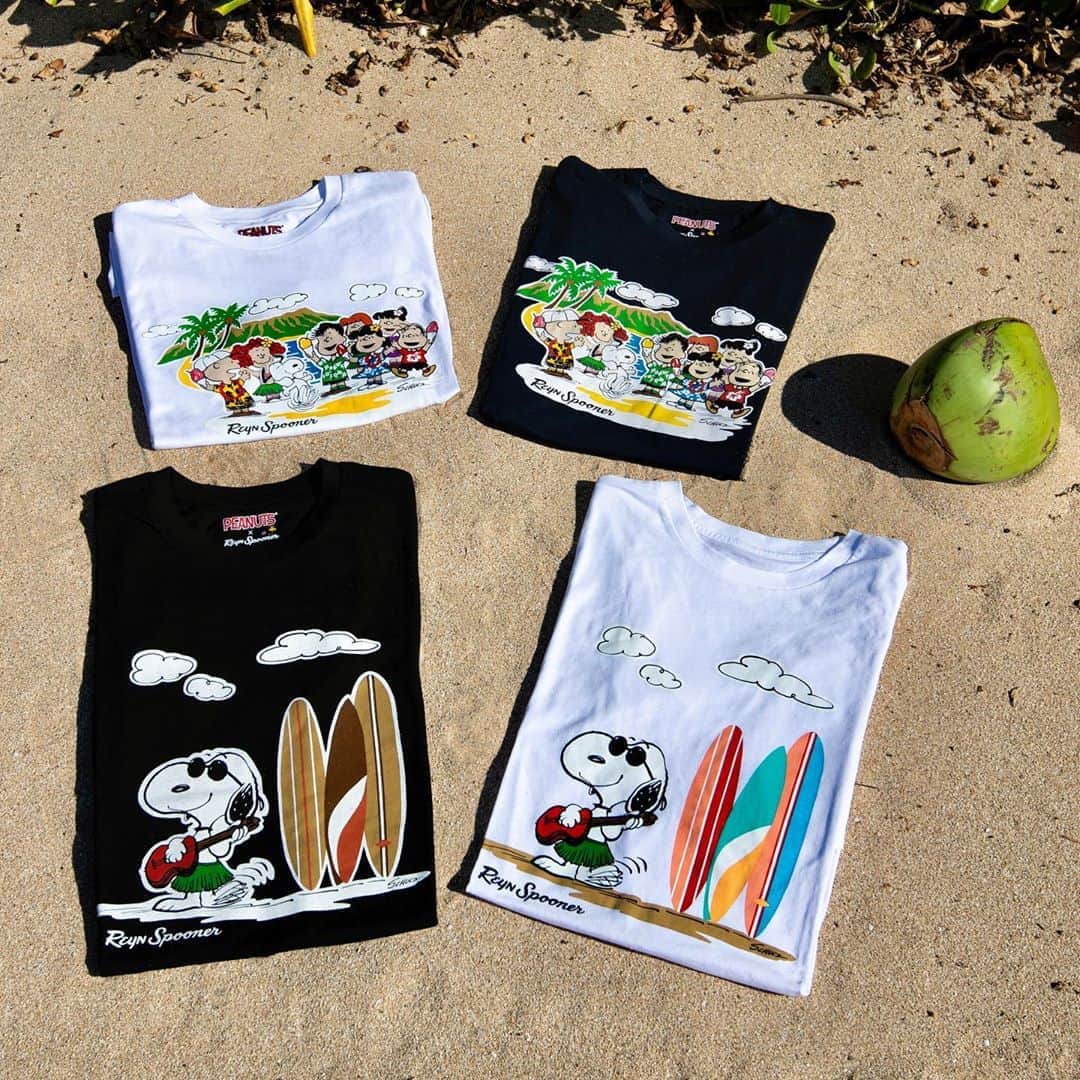 レインスプーナーのインスタグラム：「Our Peanuts collection features the vintage artwork of Charles Schulz infused with a little Aloha. These limited edition items are selling out fast!   #reynspoonerxpeanuts #peanuts #snoopy #peanutsinhawaii」