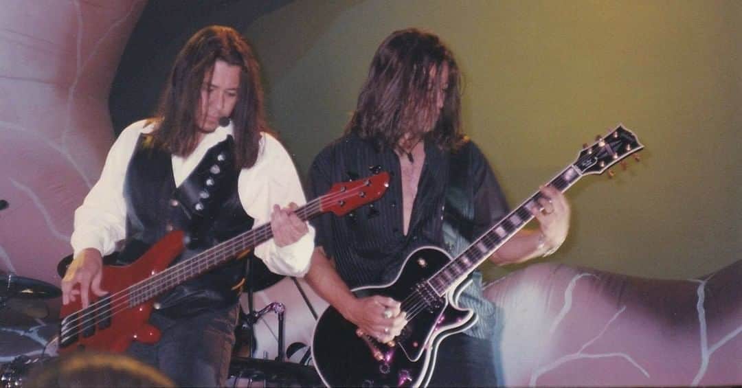 Queensrycheさんのインスタグラム写真 - (QueensrycheInstagram)「#waybackwednesday - Eddie and Michael at Van Andel in 1997 (photo credit Dennis Kotecki) #queensryche #backintheday #circa1997 #memories #eddiejackson #edbass #onetake #badassbassist #michaelwilton #whip #mastuh #guitarist #guitarplayer #bestfriends #brothers #foundingmembers」11月5日 0時37分 - queensrycheofficial