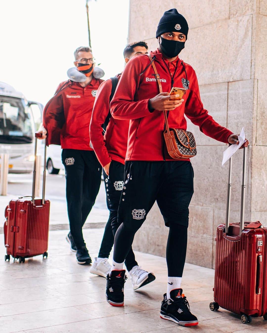 バイエル・レバークーゼンさんのインスタグラム写真 - (バイエル・レバークーゼンInstagram)「Arrived! ✈️🇮🇱📍Tel Aviv  🔜 #HBSB04 #UEL #Werkself #Bayer04」11月5日 0時58分 - bayer04fussball