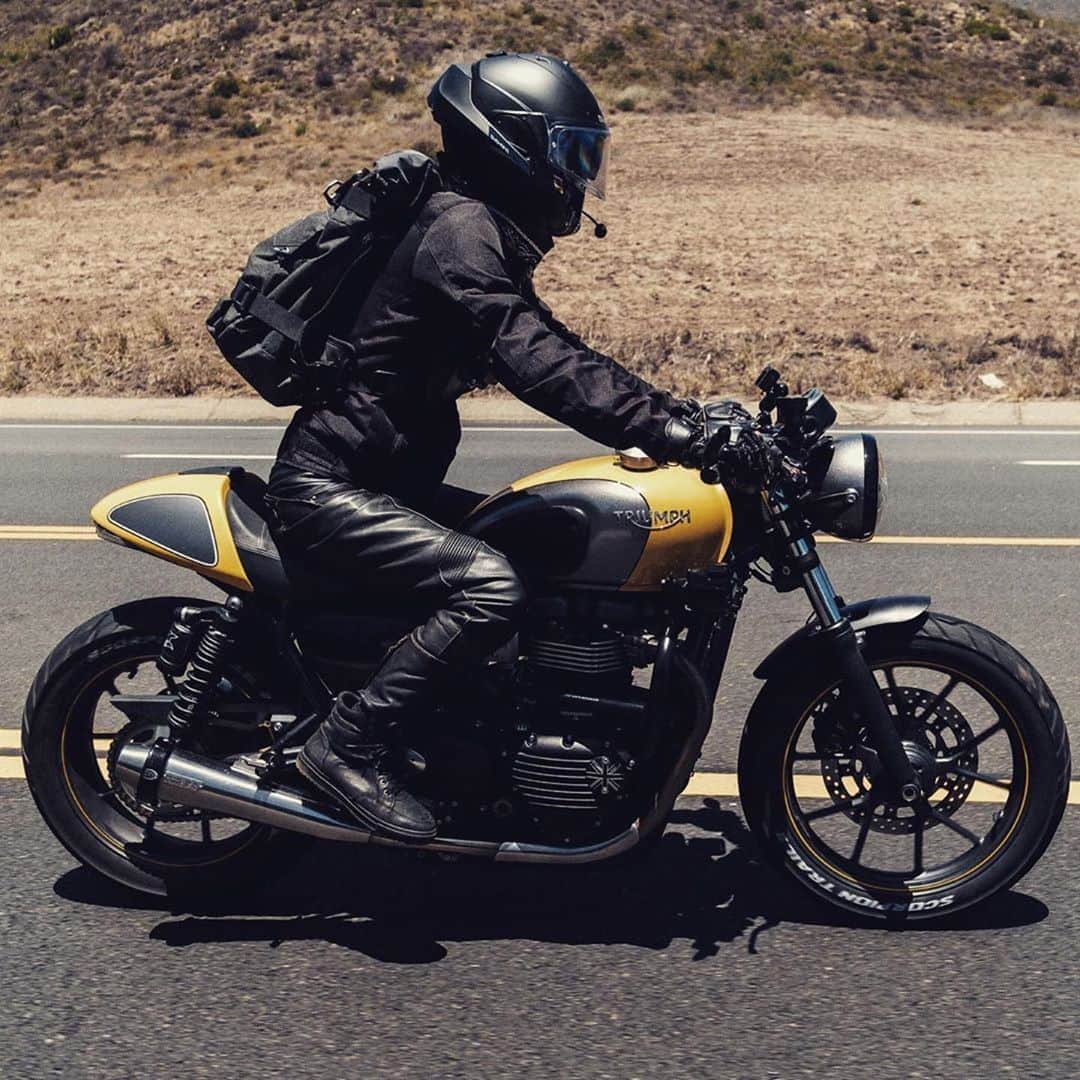 epidemic_motorsさんのインスタグラム写真 - (epidemic_motorsInstagram)「You live more in five minutes on a bike like this going flat out than some people live in a lifetime.l @iamcaferacer @triumphamerica ⠀⠀⠀⠀⠀⠀⠀⠀⠀⠀⠀⠀ 📸 @kotaisattaloss ⠀⠀⠀⠀⠀⠀⠀⠀⠀⠀⠀⠀ ⠀⠀⠀⠀⠀⠀⠀⠀⠀⠀⠀⠀ ⠀⠀⠀⠀⠀⠀⠀⠀⠀⠀⠀⠀ ⠀⠀⠀⠀⠀⠀⠀⠀⠀⠀⠀⠀ ⠀⠀⠀⠀⠀⠀⠀⠀⠀⠀⠀⠀ #pch #pacificcoasthighway #pchmalibucoast #summervibes #fortheride #triumphofficial #triumphamerica #triumphmotorcycles #triumphboneville #streettwin #streetcup #modernclassic #triumphcaferacer #motorbike #bikelife #motoculture #instamoto #cafesofinsta #motosofinstagram #irodetoday #revzilla」11月5日 1時09分 - epidemic_motors