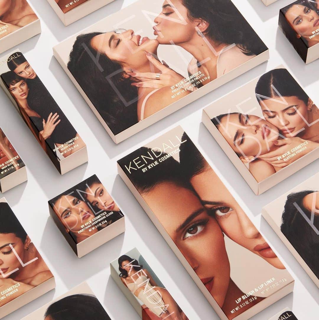 Kylie Cosmeticsさんのインスタグラム写真 - (Kylie CosmeticsInstagram)「Kendall Collection is back in stock NOW! ✨ Don't miss the final restock of this gorgeous collection in collaboration with @kendalljenner! 💕 Shop now on KylieCosmetics.com」11月5日 2時01分 - kyliecosmetics