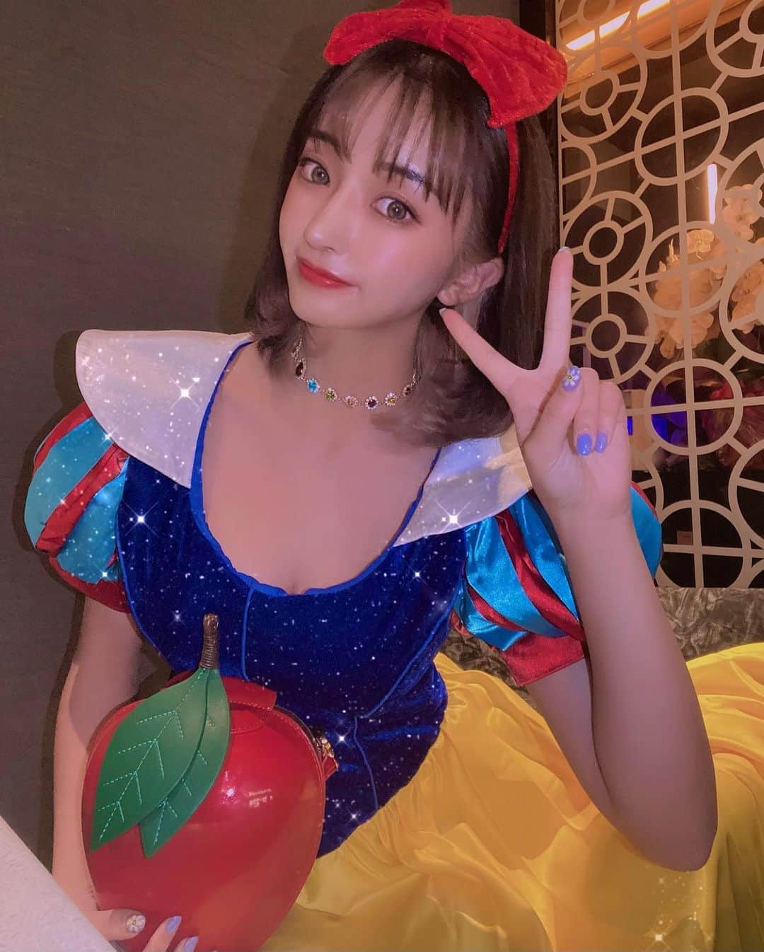 ERENAのインスタグラム：「🍎🍏🐛#ハロウィンイベント」
