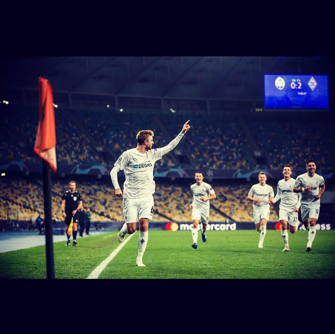 クリストフ・クラマーのインスタグラム：「A night to remember 🤩 - da wo ich herkomm- zählt Schusskraft 🤓 #☝🏼☝🏿」