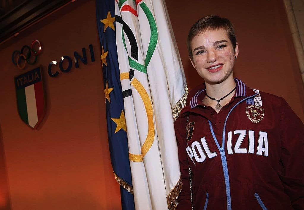 ベアトリーチェ・ヴィオのインスタグラム：「Oggi è la giornata dedicata alle Forze Armate ed io sono fiera di essere al fianco di tutti coloro che con impegno e coraggio garantiscono la sicurezza di ognuno di noi. 🦾 Soprattutto in situazioni delicate e di emergenza come quelle che stiamo vivendo in questo periodo. 😔 Restiamo tutti uniti nei valori su cui si fonda il nostro Paese! 🇮🇹」