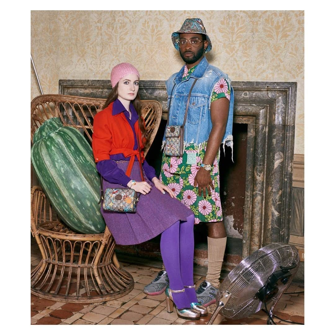 グッチさんのインスタグラム写真 - (グッチInstagram)「The #GucciEpilogue collection is designed by @alessandro_michele to be worn again and again, transcending fashion trends. Seen here are #DisneyxGucci accessories and men’s shirts and pants featuring a @kenscott.archives floral pattern. Discover the collection though link in bio. #GucciKenScott #AlessandroMichele © Disney」11月5日 2時30分 - gucci