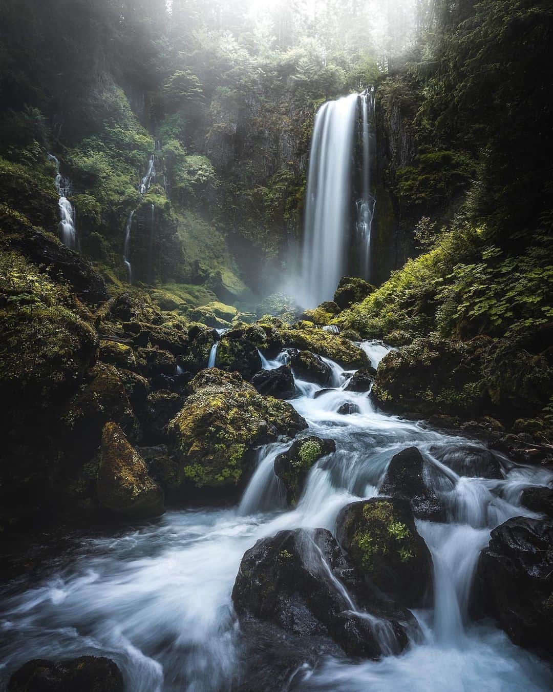 PolarProさんのインスタグラム写真 - (PolarProInstagram)「Don’t go chasing waterfalls...without the right gear that is 😅 Photographer @parker_burkett talks about the use of NDs in relation to shutter speed in order to perfect his shot, “A lot goes into these photos, how water looks at different shutter speeds is amazing, and finding that balance can be an exciting challenge. The foreground water I took at 1/4 of a second, and the waterfall itself was shot at 1.6 seconds. Combining the two with varying overhead light conditions for each shot was the best challenge. The final product was exactly what I had hoped for!” 📸: @parker_burkett」11月5日 2時45分 - polarpro