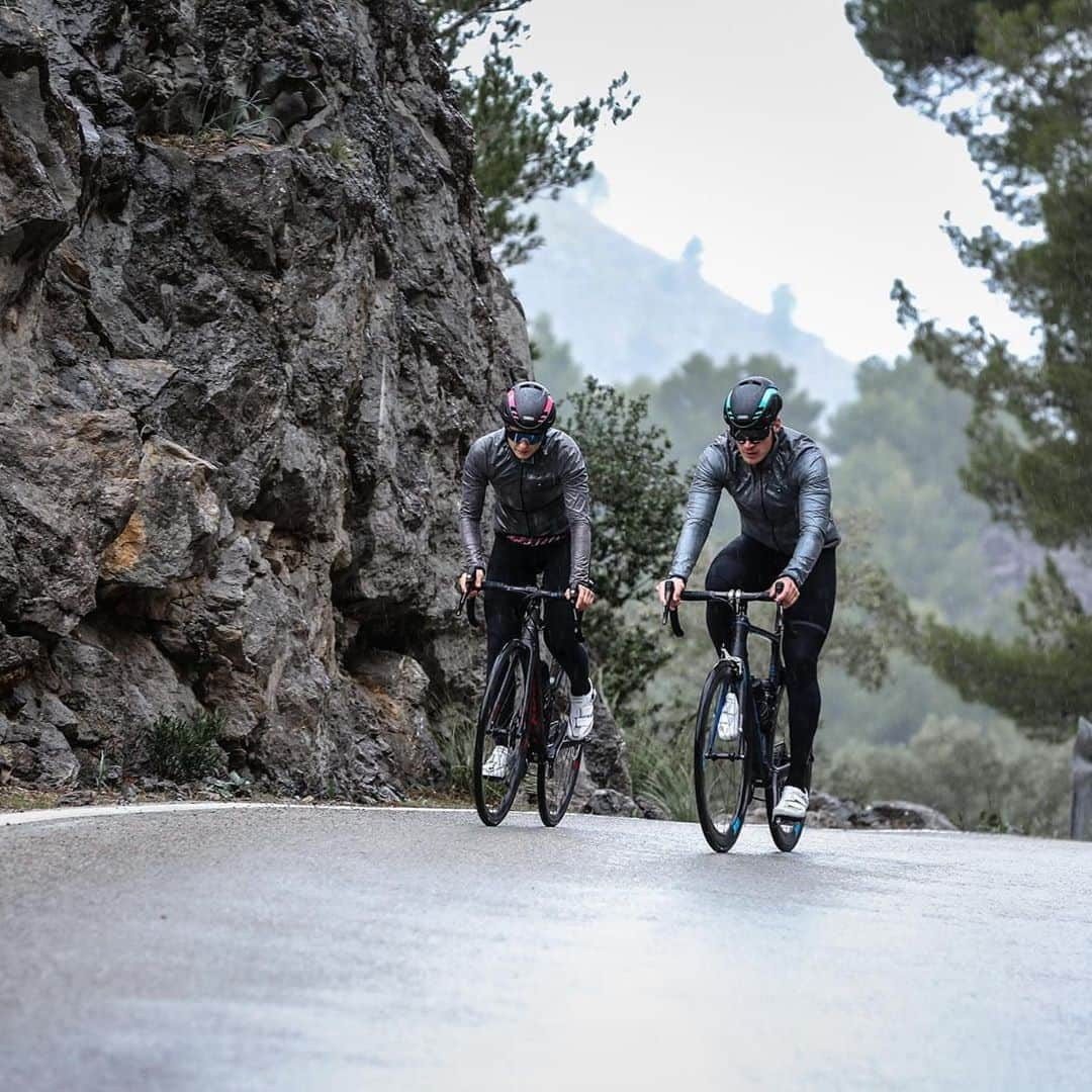 Fuji Bikesさんのインスタグラム写真 - (Fuji BikesInstagram)「A little rain never hurt anyone! 🌧   #cycling #bicycle #cyclinglife #cyclingphotos #bicycletouring #bicyclelife #bicycletrip #cyclingapparel #bicyclelove #cyclingstyle #cyclingculture #cyclesport #sportcycle #outdoorrecreation #cyclesports #cyclesportive #bicycletravel #bicyclelover #bicycleshop #bicycleart #bicyclekick #bicyclelicious #bicycleadventures」11月5日 2時58分 - fujibikes