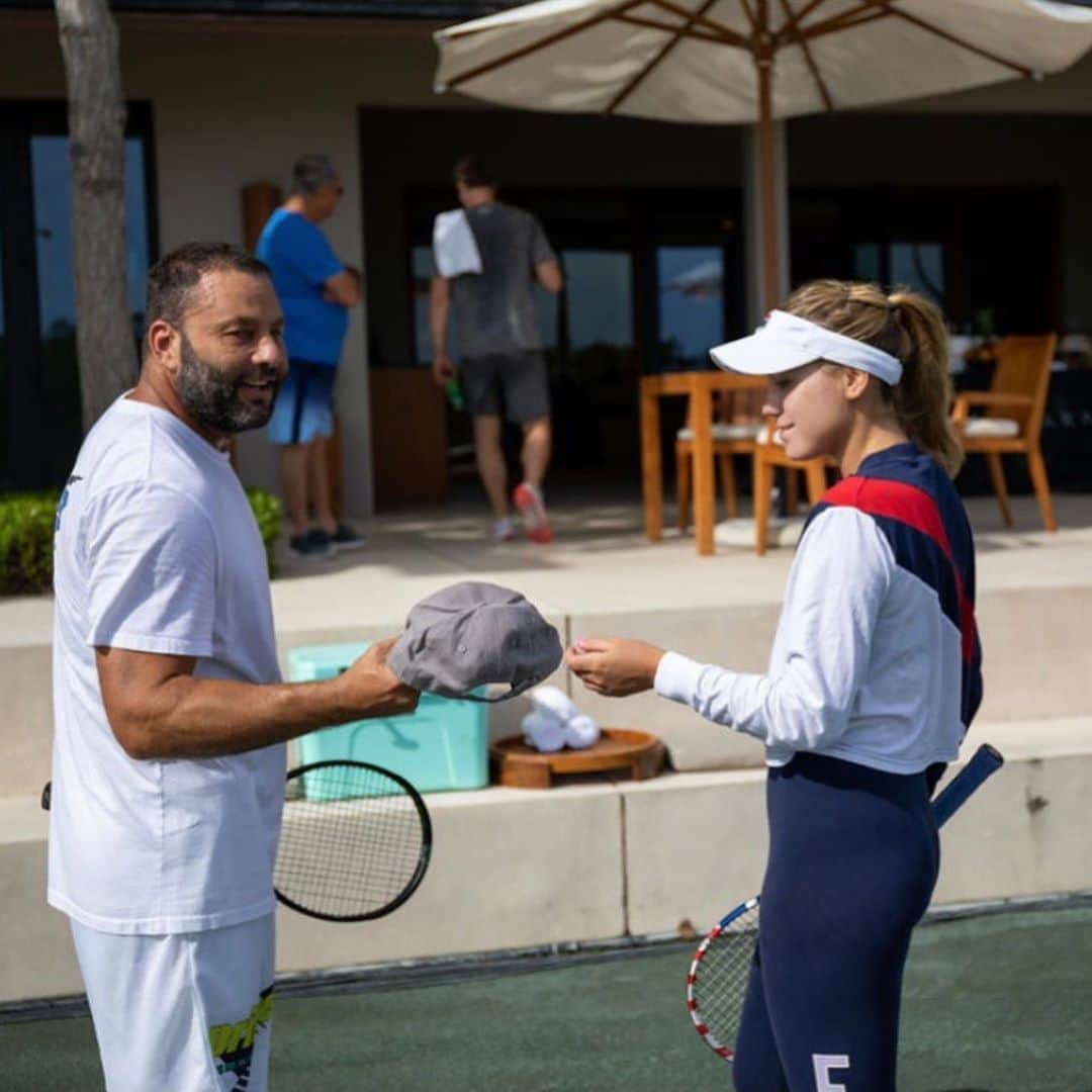 ソフィア・ケニンのインスタグラム：「@davegrutman can we trade tennis lessons for dinners in Miami?   @amanyara_resort #Amanyara」