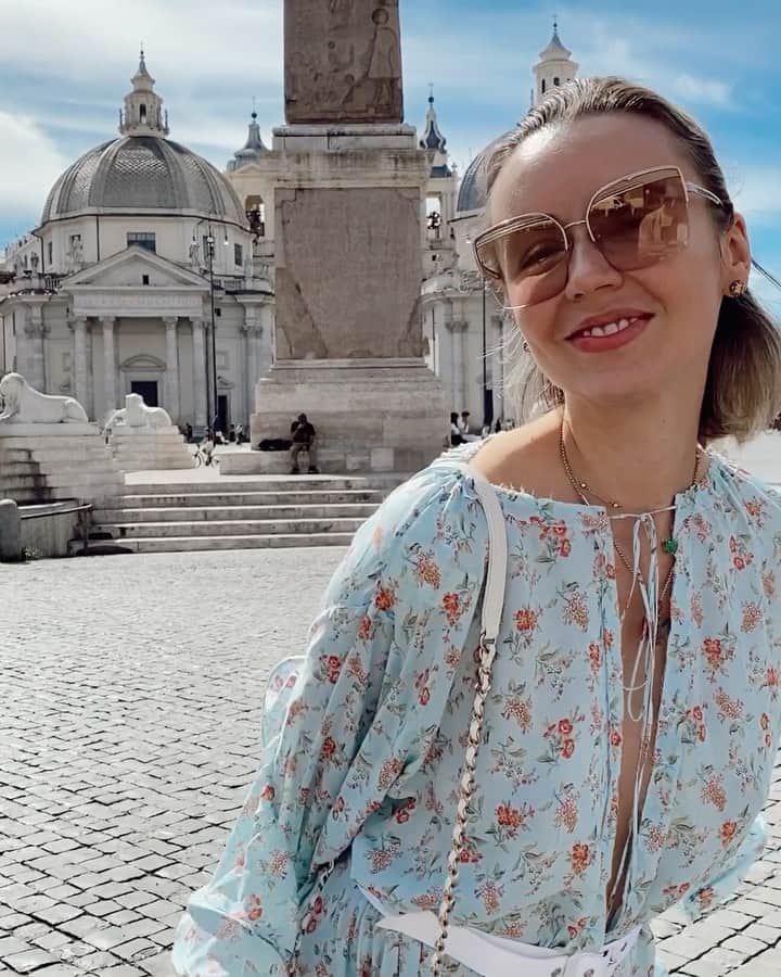 Nataly Osmannのインスタグラム：「Sweet memories from Rome with @muradosmann  Wearing @ruban_fashion   “Мы сбежали от самих себя. Люди пытаются сбежать от себя, и мы продолжаем придумывать названия этим побегам. Наш ум ищет бессмысленных занятий. Люди просыпаются утром и начинают читать газету. Только проснувшись,они спрашивают, где газета. Вы думаете, они так отчаянно желают знать, что происходит в мире?! Даже не думайте. Они не удосуживаются узнать даже самих себя, как их могут заботить другие люди?  Но им необходимо какое-то занятие. Это занимает их на какое-то время.после этого они включают радио, и это становится их занятием. Им нужно быть чем-то занятыми. Человек внутренне обеспокоен, ему необходимо быть занятым каким-то поиском...» читаю новое, Ошо «влюбляться в темноту».」