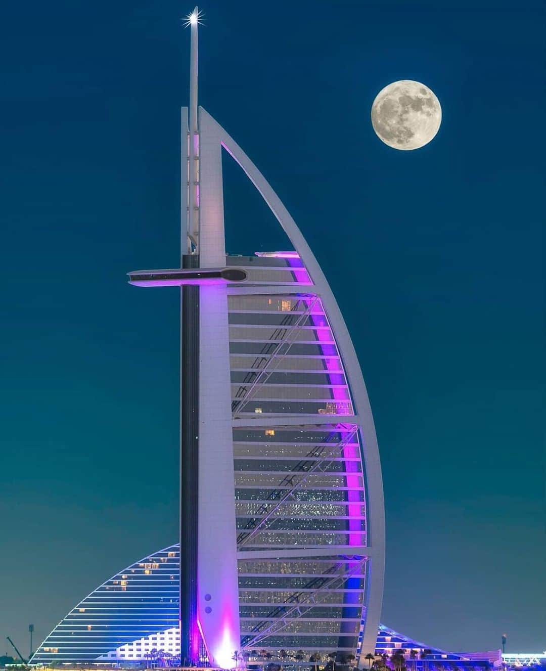 ドバイのインスタグラム：「Burj Al Arab Hotel #Dubai #دبي 📷:@ghazanfarsphotography」