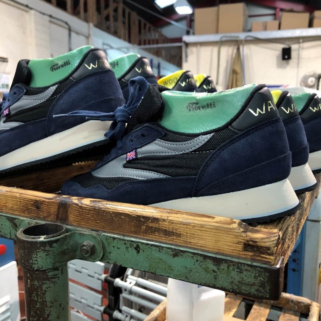 ウォルシュのインスタグラム：「We love our Ensign Classic Navy for Autumn Winter . . . #normanwalshuk #normanwalsh #britishmanufacturing #madeinbritain #ukmfg #shoes #footwear #sneakers」