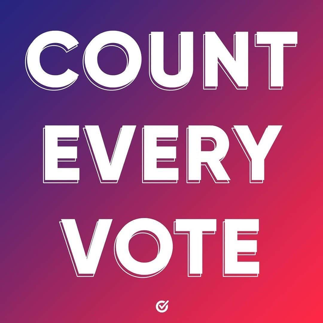 デミ・ロヴァートさんのインスタグラム写真 - (デミ・ロヴァートInstagram)「Our democracy and freedom are worth waiting for. We must #CountEveryVote ‼️‼️」11月5日 4時33分 - ddlovato