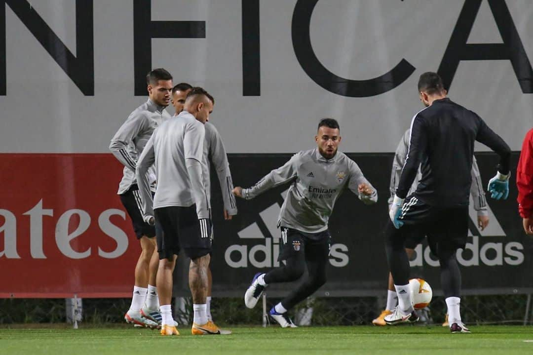 ニコラス・オタメンディさんのインスタグラム写真 - (ニコラス・オタメンディInstagram)「#Europaleague 🦅 #Benfica 📸 #UEL  #DeTodosUm @europaleague」11月5日 4時38分 - nicolasotamendi30