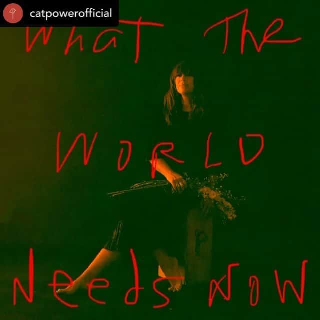 ジェニファー・グレイのインスタグラム：「is love,  sweet love. it’s the only thing that there’s just too little of. ❤️ @catpowerofficial」