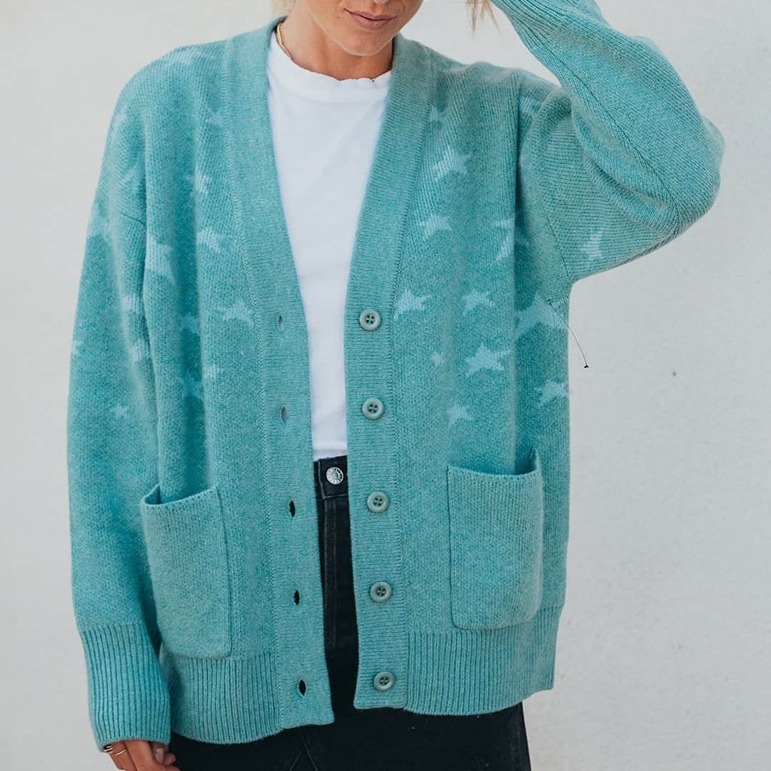 カレントエリオットのインスタグラム：「the ultimate print now on the coziest of cardigans c/o: @stylehawking」