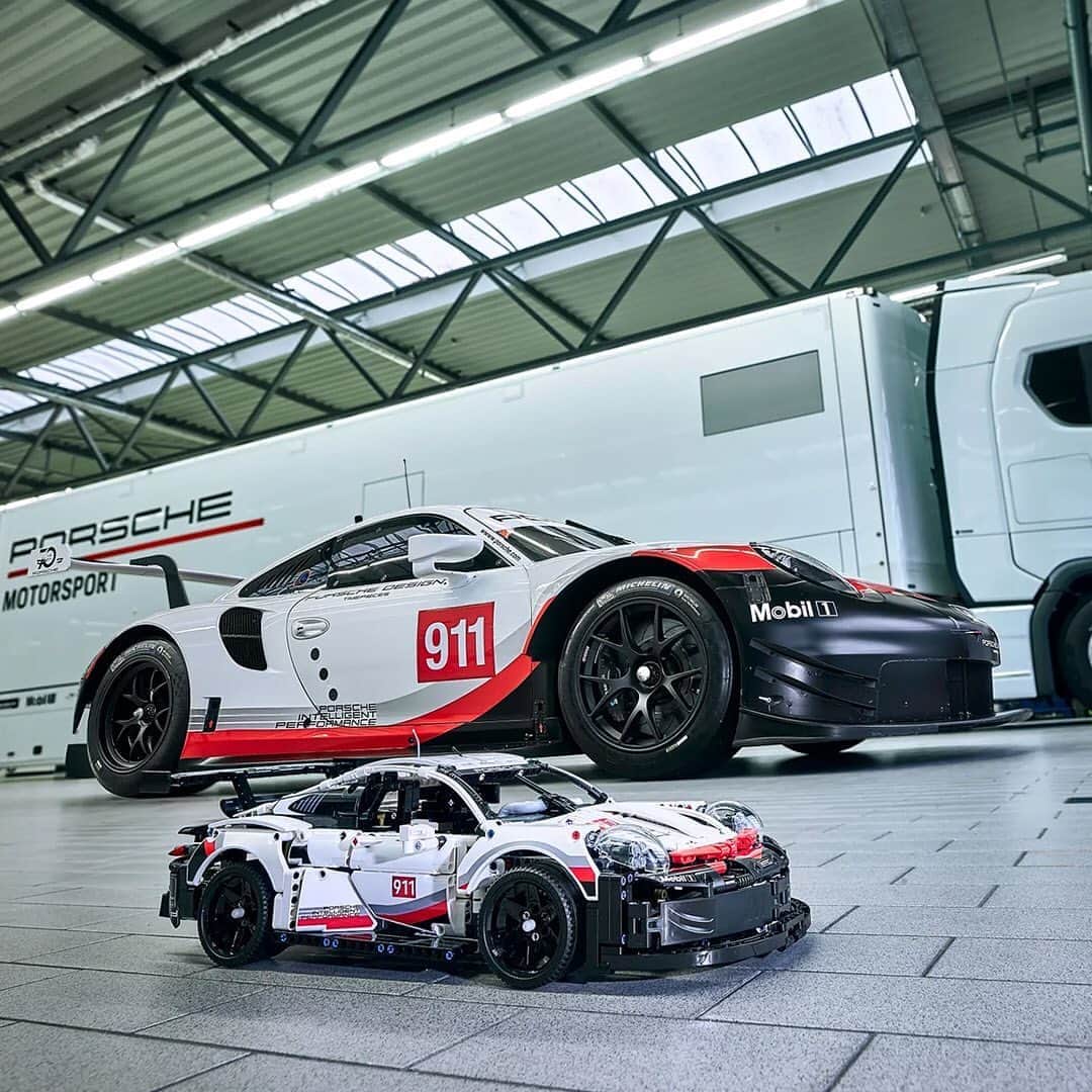HYPEBEASTさんのインスタグラム写真 - (HYPEBEASTInstagram)「#hypeAF: @lego Technic has reimagined the @porsche Design 911 RSR. Consisting of 1,580 pieces, this extremely detailed set has captured the vehicle’s powerful appearance modeling the same sharp contours and aerodynamic mold of the actual supercar, coupled with a flurry of details to mirror its engine. LEGO's Porsche Design 911 RSR is currently available on LEGO’s website for $150 USD.⁠⠀ Photo: LEGO」11月5日 6時21分 - hypebeast