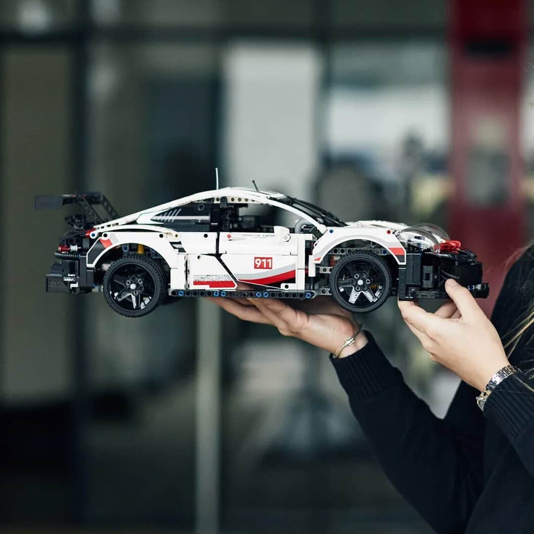 HYPEBEASTさんのインスタグラム写真 - (HYPEBEASTInstagram)「#hypeAF: @lego Technic has reimagined the @porsche Design 911 RSR. Consisting of 1,580 pieces, this extremely detailed set has captured the vehicle’s powerful appearance modeling the same sharp contours and aerodynamic mold of the actual supercar, coupled with a flurry of details to mirror its engine. LEGO's Porsche Design 911 RSR is currently available on LEGO’s website for $150 USD.⁠⠀ Photo: LEGO」11月5日 6時21分 - hypebeast