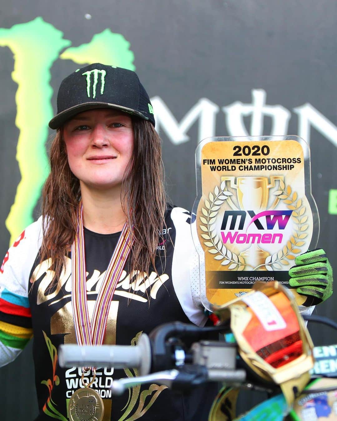 モンスターエナジーさんのインスタグラム写真 - (モンスターエナジーInstagram)「Title retained 👑☑️  @CDuncan151 is your WMX World Champion! 🏆  #MXGPTrentino #MXGP #Motorcycle #DirtBike #Racing #Motorsport #MonsterEnergy」11月5日 6時45分 - monsterenergy