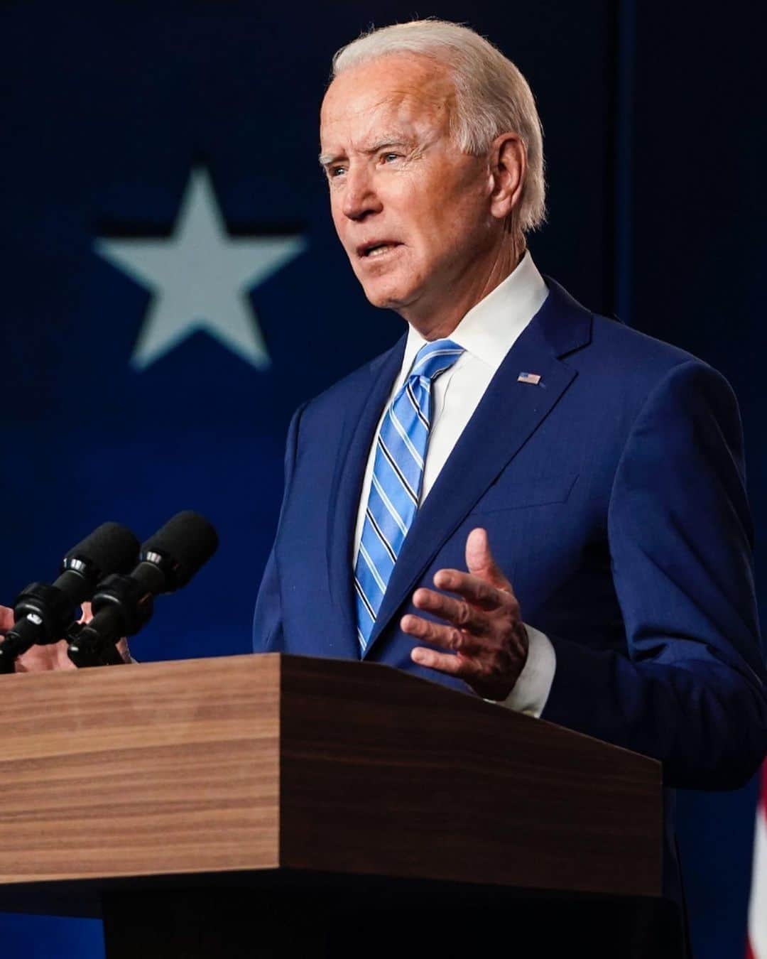 Just Jaredさんのインスタグラム写真 - (Just JaredInstagram)「“I’m not here to declare that we’ve won, but I am here to report that when the count is finished, we believe we will be the winners,” @joebiden said in his first speech since Election Night as we await the final result! #JoeBiden Photo: Getty」11月5日 6時48分 - justjared