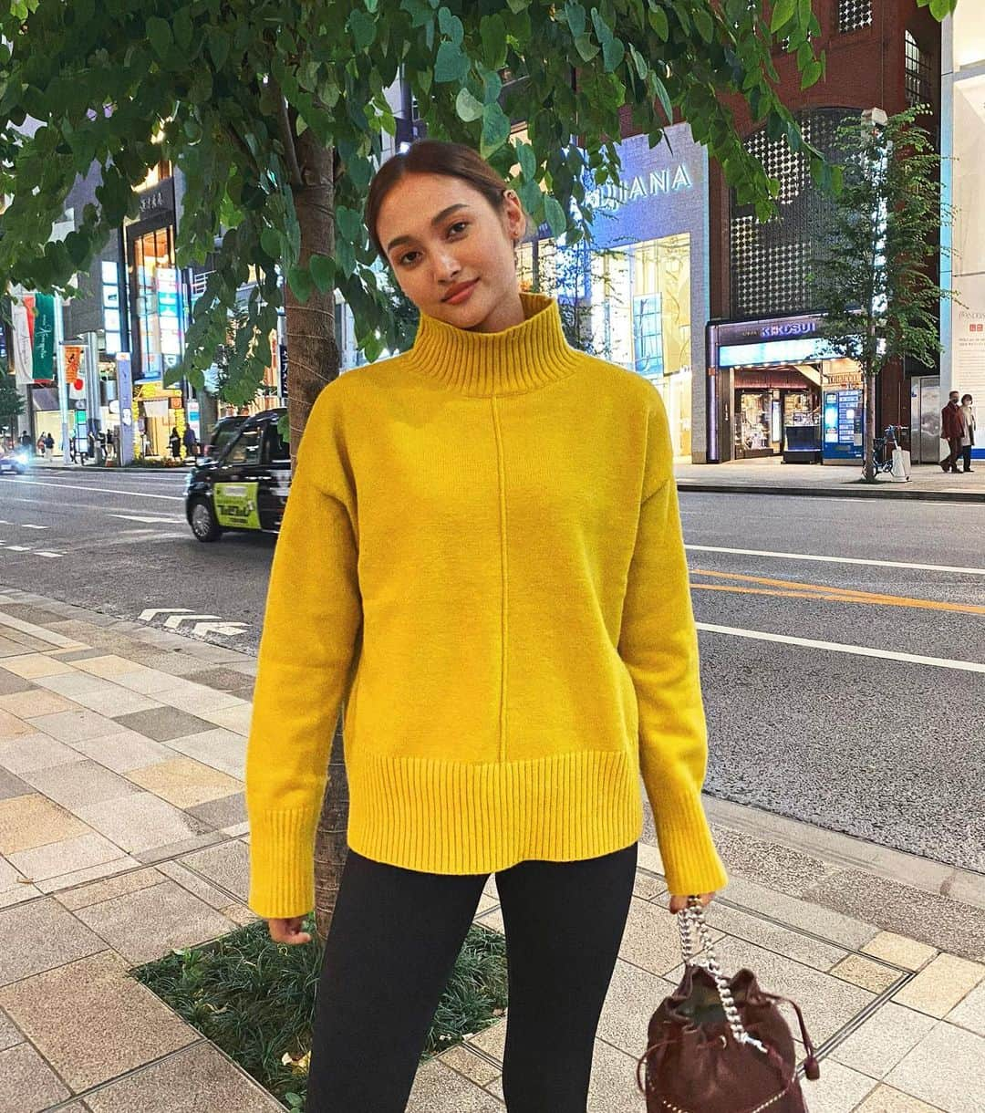 香川沙耶さんのインスタグラム写真 - (香川沙耶Instagram)「High gauge high neck knit tops💛 生地しっかりめのあったかいニットなら1枚でもまだギリギリ大丈夫だね🐒♪ @fifth_store  #fifth #fifthtl #フィフス #ハイゲージハイネックニットトップス #pr」11月5日 17時41分 - saya.kagawa