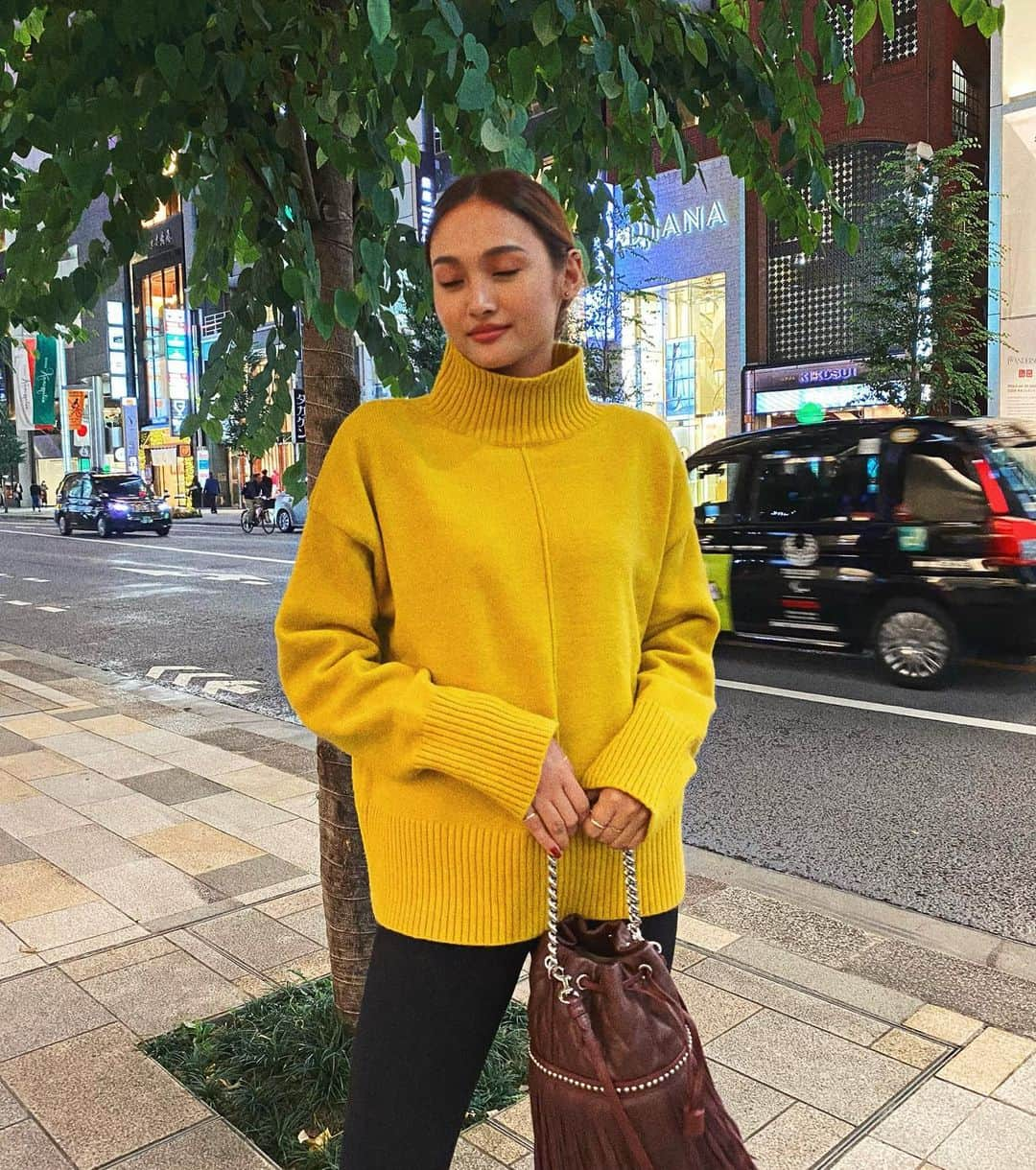 香川沙耶さんのインスタグラム写真 - (香川沙耶Instagram)「High gauge high neck knit tops💛 生地しっかりめのあったかいニットなら1枚でもまだギリギリ大丈夫だね🐒♪ @fifth_store  #fifth #fifthtl #フィフス #ハイゲージハイネックニットトップス #pr」11月5日 17時41分 - saya.kagawa