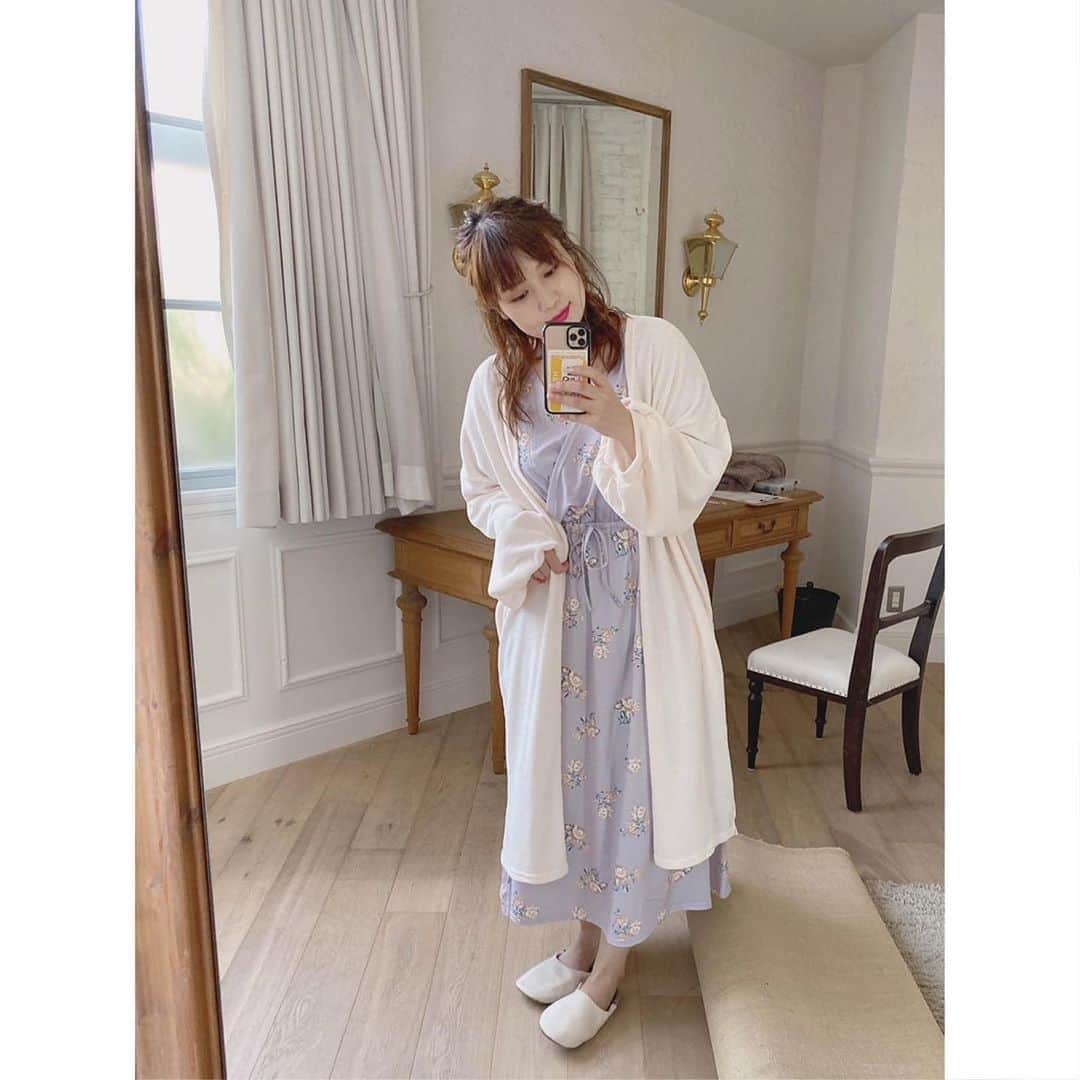 la farfaさんのインスタグラム写真 - (la farfaInstagram)「♡﻿ ﻿ 𝐥𝐚 𝐟𝐚𝐫𝐟𝐚 １１月号のoff shot📸﻿ ﻿ ﻿ 今日紹介するのは﻿ 撮影の合間に随時開催される﻿ ラファモのセルフィー大会♡📸﻿ ﻿ エントリーしてくれたのは﻿ あいまる ▹ @aaaaaichan_1  もも ▹ @pochami1219  小川みこ ▹ @miiiiiiiico25  島袋かほ ▹ @shimakaho513  ﻿ みなさんは﻿ どのセルフィー🤳が﻿ 1番好きですか？☺️💓﻿ ﻿ ここにいるラファモが出演する﻿ la farfa  11月号が﻿ 好評発売中ですので﻿ ぜひCHECKしてみてくださいね🏷﻿ ﻿ ﻿ #lafarfa#ラファーファ#ラファモ﻿ #ぽっちゃり#ぽっちゃりモデル﻿ #plussize#plussizemodel﻿ #あいまる#もも#小川みこ#島袋かほ」11月5日 17時44分 - lafarfa.official