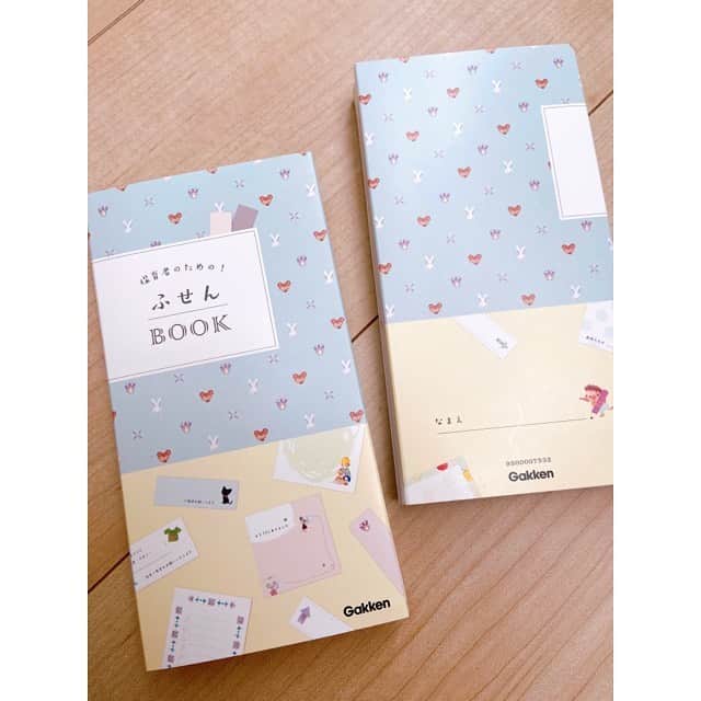 おおで ゆかこのインスタグラム：「『保育者のための ふせんBook』(学研教育みらい) のイラストを担当しました。現場で働く保育者さんたちの意見を取り入れて作られた付箋で、保育園・幼稚園で使用されます🌷 パタパタと小さく折り畳めて、使いやすい色、デザインに仕上げて頂きました。  すみません、こちらの付箋なのですが保育園のカタログには掲載され一般販売はないかもしれません。また聞いておきます！」