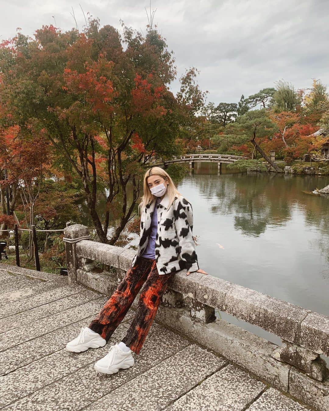 植野有砂さんのインスタグラム写真 - (植野有砂Instagram)「A bit early for the red leaves 🍁😞京都はまだ紅葉ではなかった🥺次行く頃には真っ赤に色づいているといいなぁ💕まぁ京都に関して言えるのは、赤くなくても綺麗😂❤️」11月5日 17時18分 - alisaueno