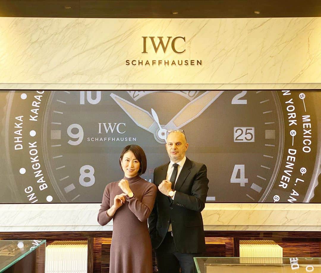 田中雅美さんのインスタグラム写真 - (田中雅美Instagram)「明日オープンの名古屋の新商業施設「BINO栄」に、東海地区で路面店初出店する時計ブランド「IWC」に伺ってきました。  ・ ・ 40歳になった時にどうしても欲しくて、頑張って自分で購入した今でも憧れのブランド。  ・ ・ この時計を身に付けると、不思議と背筋が伸びるような感覚というか、気持ちが前を向いて、今日も頑張ろうって思えるのです。  ・ ・ IWCには永久保証が付いているとのことで、将来的には子供に受け継がせたいと思ってます。 娘かな…息子かな…。  ・ ・ 名古屋のこちらの路面店にも、たくさんの素敵なデザインが。。 ほ、欲しい。。笑  ・ ・ 50歳になったら… 60歳になったら… いつかの結婚記念日に…  なんて、 決して安くはないし、大切なお買い物だから、だからこそ目標になりますよね。  ・ ・ #iwc #憧れ #時計」11月5日 17時27分 - tanakamasami_official