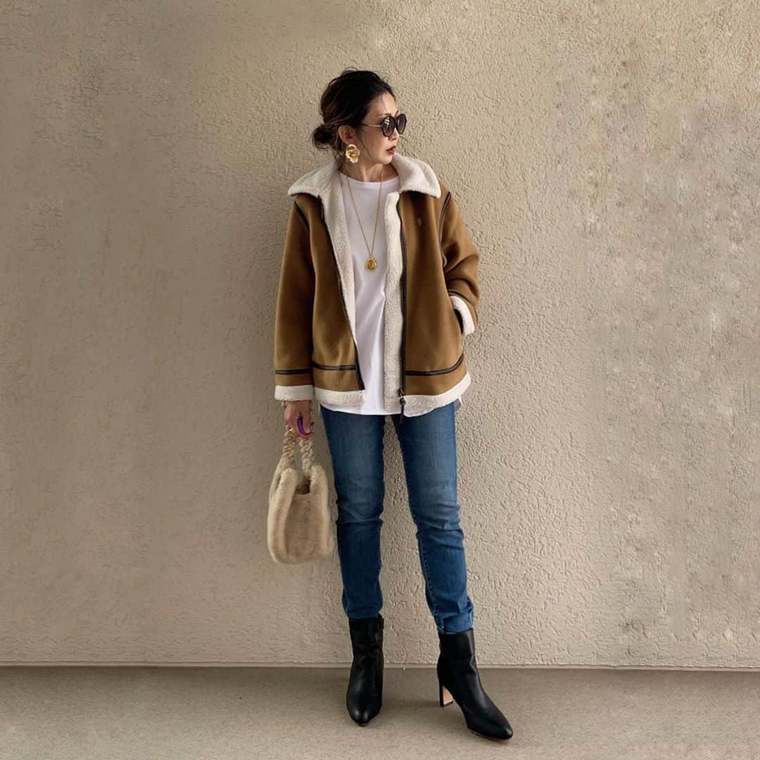 のインスタグラム：「@uniqlo_ginza  の #uniqlojwanderson のコラボは #ボアフリースブルゾン　も購入💪 これも#親子お揃いにしてるよ🙌🥰  #uniqloginza2020fw      #uniqloコーデ #uniqlolifewear #uniqloathome #uniqloginza2020fw #uniqloginza2020aw #uniqlo秋冬コレクション #ユニクロ新作  #秋コーデ#アラフォー#アラフォーコーデ#40代コーデ #40代#プチプラ#プチプラコーデ#シンプルコーデ  @uniqlo_ginza   @uniqlo   #女の子ママ」
