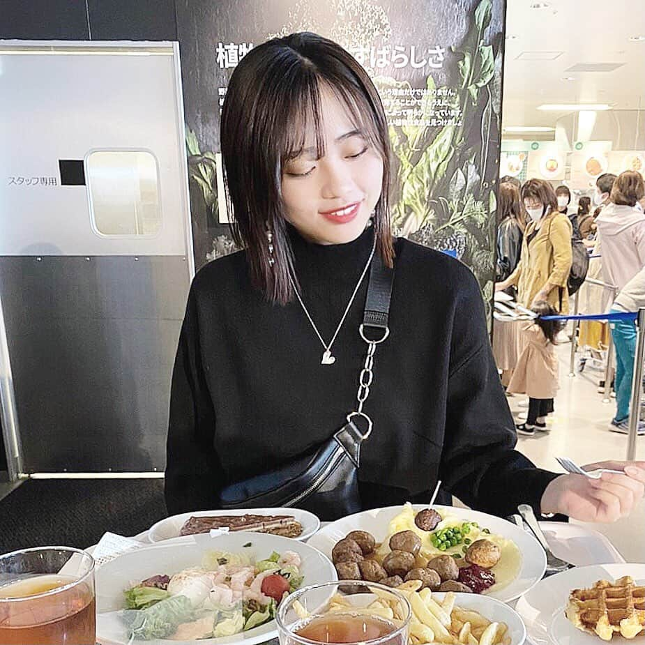 ASUKA（金子明日香）さんのインスタグラム写真 - (ASUKA（金子明日香）Instagram)「. . 夏が終わって食欲が増してきました あぶない😳😳 . . . #ikea #ikeaご飯 #ikeafood」11月5日 8時49分 - 03asuka_horikita13