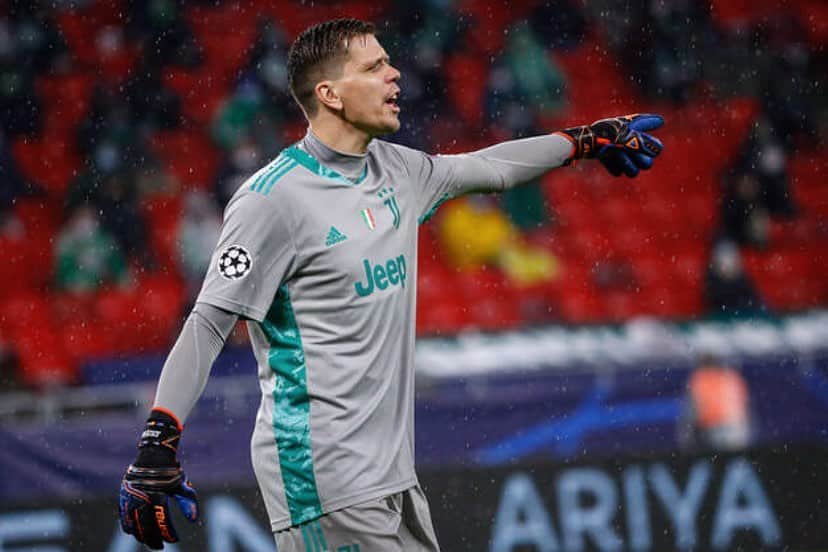 ヴォイチェフ・シュチェスニーのインスタグラム：「Objective complete in Hungary +3 ✅🌧💪  #ForzaJuve #UCL #FerencvarosJuve」