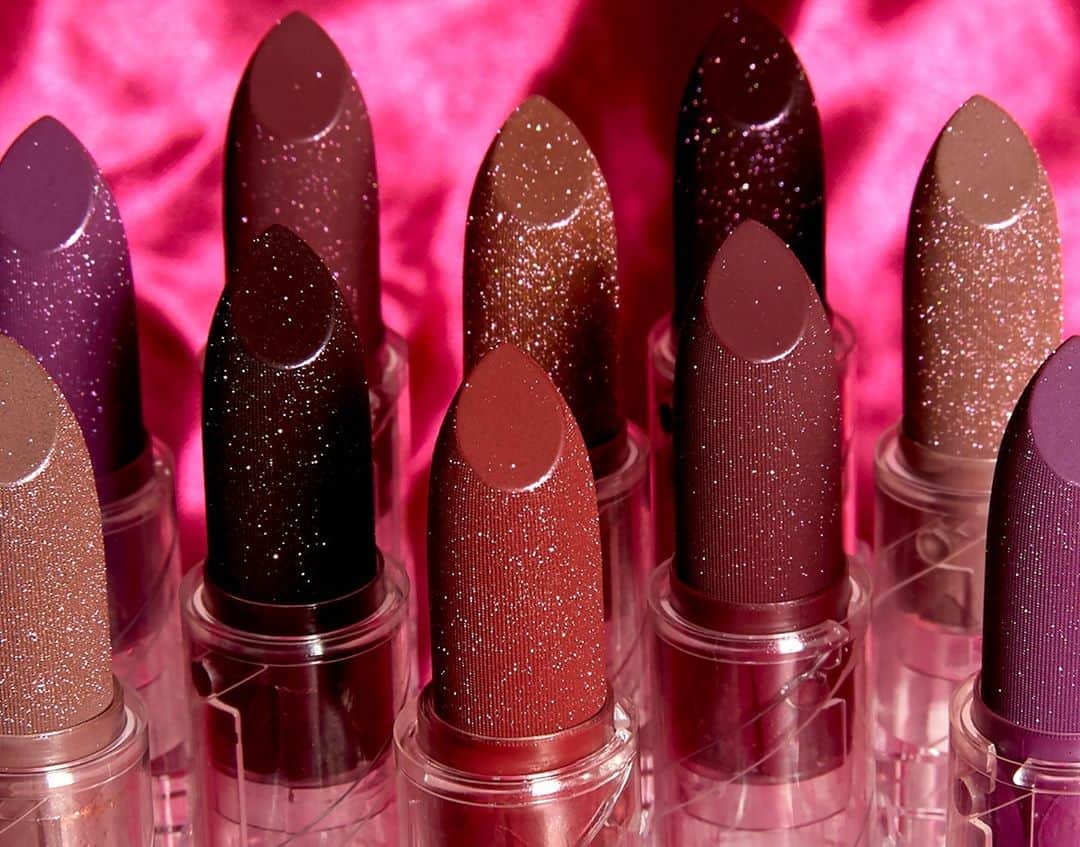 NYX Cosmeticsさんのインスタグラム写真 - (NYX CosmeticsInstagram)「Meet the iciest new members of our lippie lineup 👋 Our ultra saturated lipstick just got a holiday bling-over! 💎 Shop the Diamonds & Ice Please, Lipstick collection for a limited time at nyxcosmetics.com 💕 • #icedathome #nyxcosmetics #nyxprofessionalmakeup #crueltyfreebeauty」11月5日 9時31分 - nyxcosmetics