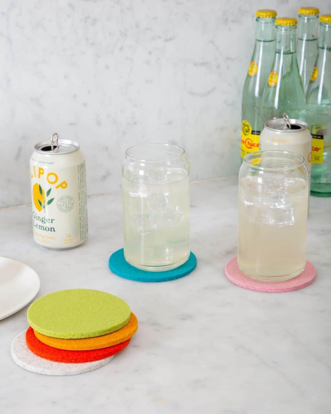 グラフ&ランツのインスタグラム：「The usual 6 pack coasters you love, but now in round! Tap to shop.」
