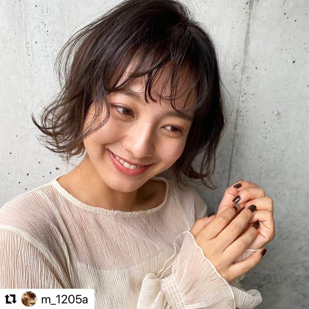 THROW 【スロウ】さんのインスタグラム写真 - (THROW 【スロウ】Instagram)「#Repost @m_1205a with @make_repost ・・・ . . . #きゅん とくる #ナチュラルメイク  . .  #ハンサムショート#インナーカラー#make#hairarrange#ヘアアレンジ#ナチュラル#パーマ#ゆるふわ#ブリーチ#ナチュラル#表参道#カラー#カラーモデル#throwcolor #スロウカラー#カラーモデル募集#撮影モデル#美容師#美容室#透明感カラー」11月5日 9時48分 - throwcolor