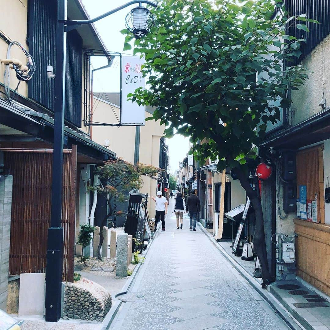 嶺恵斗さんのインスタグラム写真 - (嶺恵斗Instagram)「秋の京都 ・ 七五三姿も見せられて やっと孫ともゆっくりしてもらえて 一安心。 ちょっと親孝行できたかな✨  また帰ってこれるように 母は頑張る‼️ ・ #秋の京都 #久しぶりの再会  #親孝行できたかな  #ゆったり時間 #日々に感謝  #実家 #love #kyoto」11月5日 9時51分 - etsuko__7