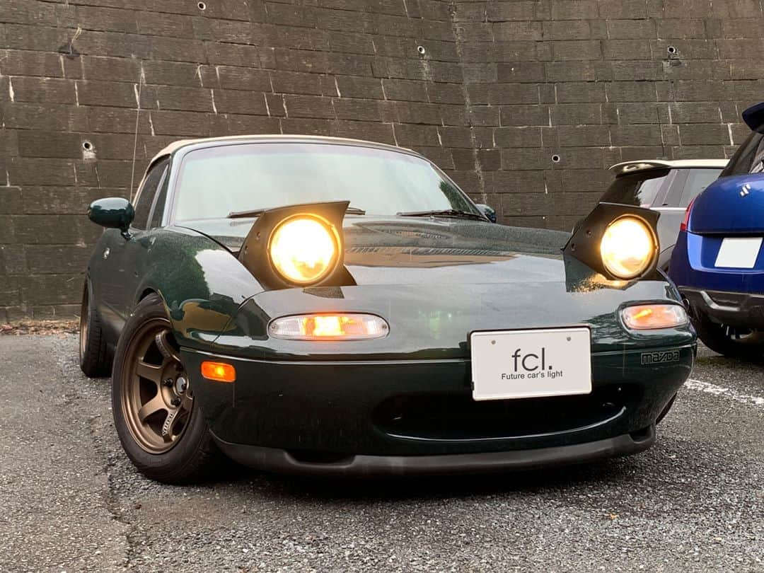 fcl.(エフシーエル)さんのインスタグラム写真 - (fcl.(エフシーエル)Instagram)「.⁣ *********************⁣⁣ Owner様&車種⁣⁣ *********************⁣⁣ @funa_cp 様⁣ ＃ロードスター #na8c  .⁣ *********************⁣ 取り付け商品⁣ *********************⁣ ヘッドライト：⁣ #fclLEDヘッドライト ハロゲン色⁣ .⁣ *********************⁣ Owner様コメント⁣ *********************⁣ ハロゲンライトみたいだろ。うそみたいだろ。⁣ LEDなんだぜ。これで。⁣ クリッパーでいい気になったのでロードスターにも⁣ fcl.のハロゲン色LEDヘッドライトに換装してみました！⁣ .⁣ もともとはシールドビームでリトラなので⁣ 装着にはちょっと注意が必要ですが、装着には問題なしです！⁣ ⁣ ⁣ .⁣ ..⁣ ⁣ ▶商品の詳細は写真内のタグをタップ！⁣ またはプロフィールのリンクからどうぞ⁣ →@fcl_ledhid⁣ .⁣ .⁣ .⁣ .⁣ #fcl⁣ #エフシーエル⁣ #車のある風景⁣ #愛車のある風景⁣ #車撮影⁣ #車好き⁣ #車好きと繋がりたい⁣ #車好きな人と繋がりたい⁣ #車の写真が好きな人と繋がりたい⁣ #愛車撮影⁣ #車のある生活⁣ #愛車自慢⁣ #愛車紹介⁣ #ドライブ好きな人と繋がりたい⁣ #愛車エアオフミ⁣ #愛car部⁣ #naロードスター #ロードスターna #ロードスターのある生活⁣ #オープンカー⁣ #roadster⁣ #nbroadster #miata #mazda⁣ #mx5 #mazdamiata⁣ #mazdamx5 #mazdaroadster」11月5日 10時00分 - fcl_ledhid