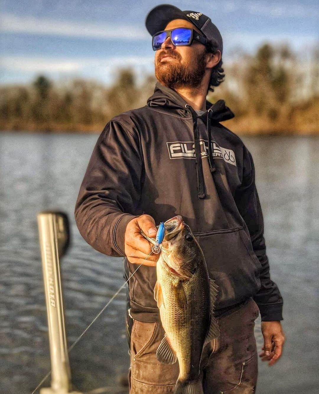 Filthy Anglers™さんのインスタグラム写真 - (Filthy Anglers™Instagram)「So when your looking for a model for your product feature Wednesday there are a few things you look for. Someone who is stunningly handsome and looks into the yonder during photos. Say hello to that in a nutshell, Andrew @andrew_knowlton - 😂 Today we showcase our Filthy Koozie Hoody. The ideal piece of apparel for the Fall angler who may or may not enjoy a beverage. Built in neoprene koozie inside the pocket for hands free fishing while comforting your beverage safely. Functional and style all in one, grab yours today online or on Amazon, I promise you won’t be disappointed! Thanks Andrew for being so photogenic. www.filthyanglers.com #fishing #hoody #hoodyseason #nature #outdoors #filthyanglers #bassfishing #nature #yonder #bassfishing #bigbass #angler #catchandrelease #anglerapproved #anglers #bassmaster #mlf #fish」11月5日 10時27分 - filthyanglers