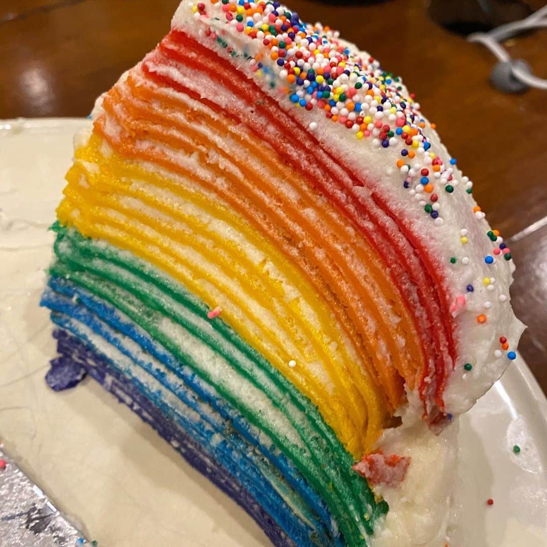 ダン・ブカティンスキーのインスタグラム：「My daughter’s Election Night crepe cake.  Umm.  Yes. It tasted as good as it looked.」