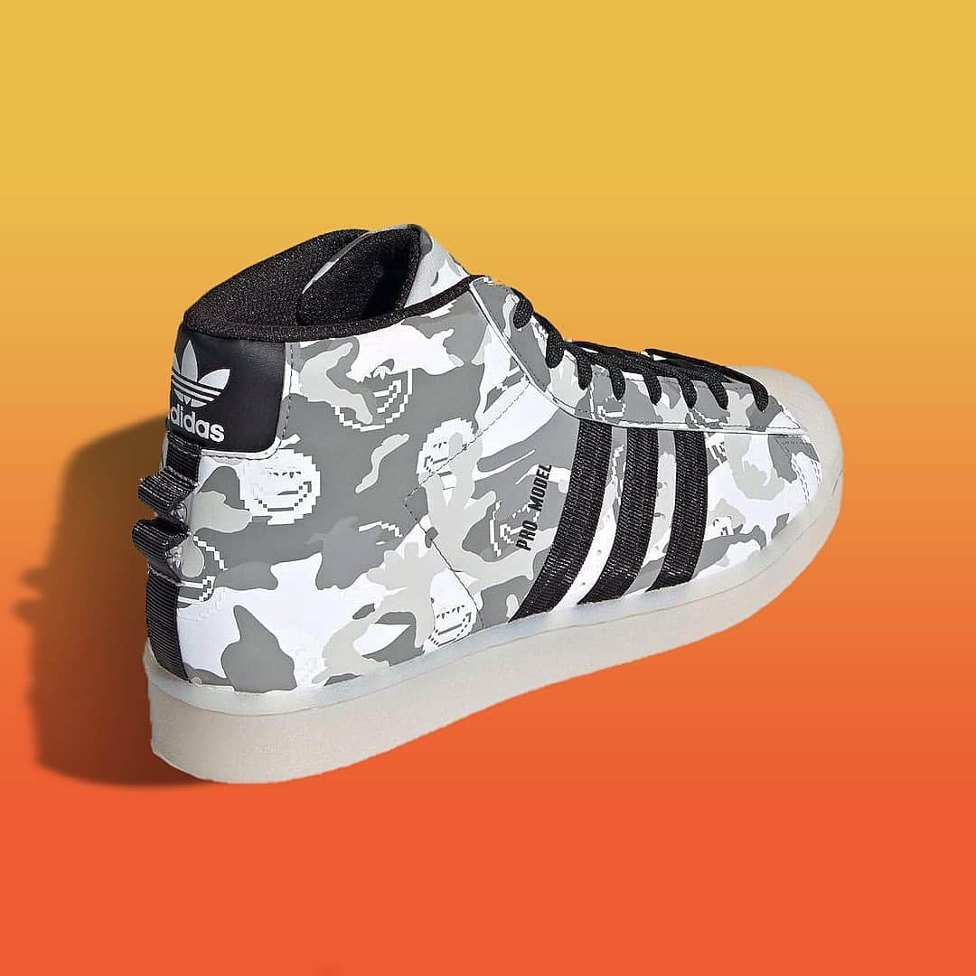 shoes ????さんのインスタグラム写真 - (shoes ????Instagram)「The new adidas Pro Model is draped in a layer of grey & white abstract camo print 🌪  Can you see which emoji is hidden inside? 😁👇」11月5日 11時15分 - shoes