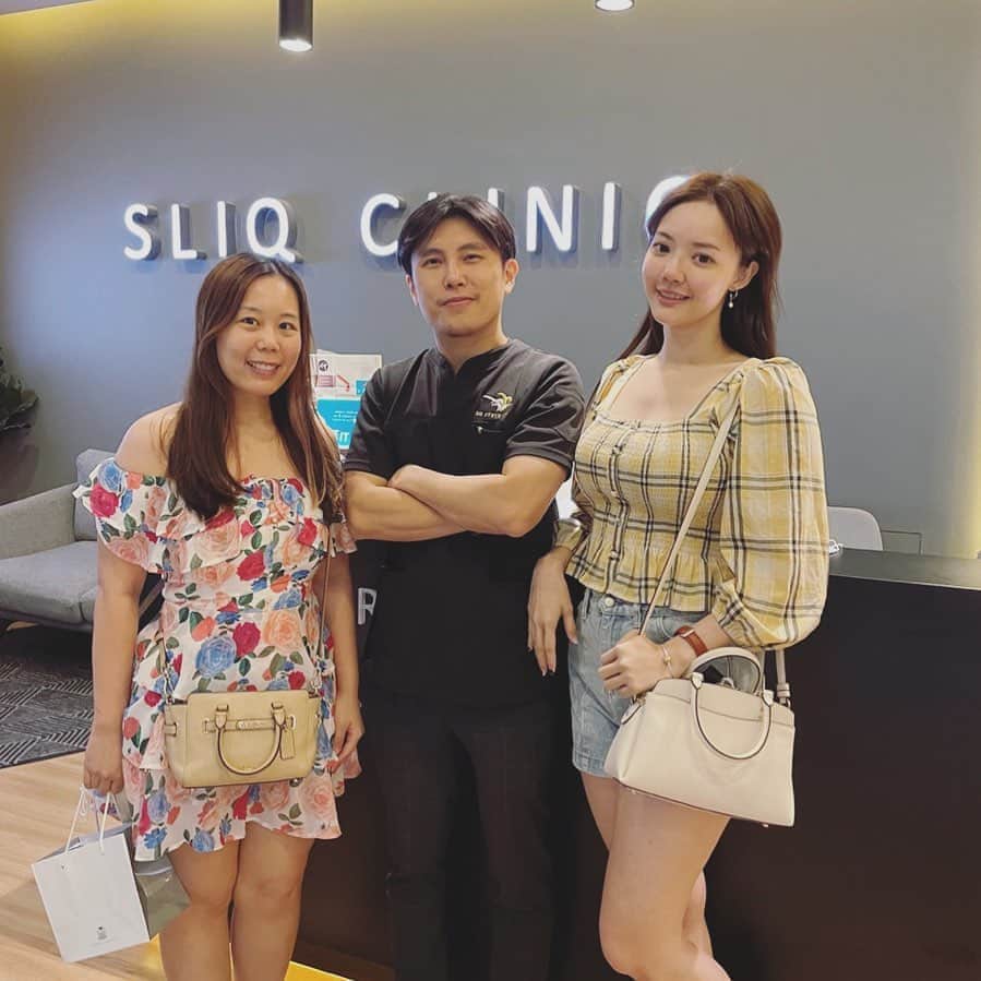 YingTzeさんのインスタグラム写真 - (YingTzeInstagram)「Bare Face Photo Challenge with bff @soo87 done ! ✔️ Thank you @drkiroharu and @sliqclinic for taking care of our skin. 💕 _ My biggest fear in life is looking old. 😌 Through my 4 months journey with @sliqclinic so far ~ I started not using make up during my streams and I’m comfortable with it. 😭❤️ I used to put make up everyday for the past 2 years during my streams every night and it was tiring for me. Happy that my skin can finally breath now ! _ #blessed #sliqclinic #nomakeup」11月5日 12時15分 - yingtze