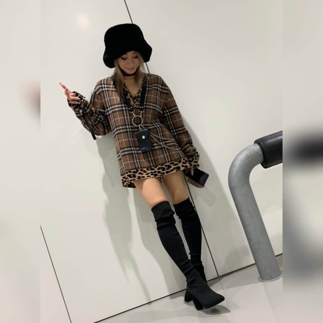 倖田來未さんのインスタグラム写真 - (倖田來未Instagram)「.﻿ 昨日はとある撮影してまいりましたーっ！﻿ おったのしみにぃーっ！﻿ ﻿ #収録 #乞うご期待 #ベージュコーデ #fashion #ootd #burberry #gyda #dollskill #anelatokyo #カラコン #loveil #kodakumi #倖田來未」11月5日 12時18分 - kodakumi_official