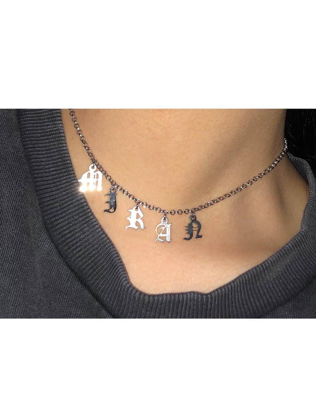 みぃらぁんさんのインスタグラム写真 - (みぃらぁんInstagram)「ネックレス【 @aixjewelry_official 】さん . 自分の名前のネックレス♥️ かわいくない？！？！ みんなも自分の名前、大切な人の名前のネックレス付けてみるのはどう？？ #aixjewelry #エクスジュエリー #アクセサリー #ネームネックレス #奇跡の」11月5日 17時46分 - miran150613