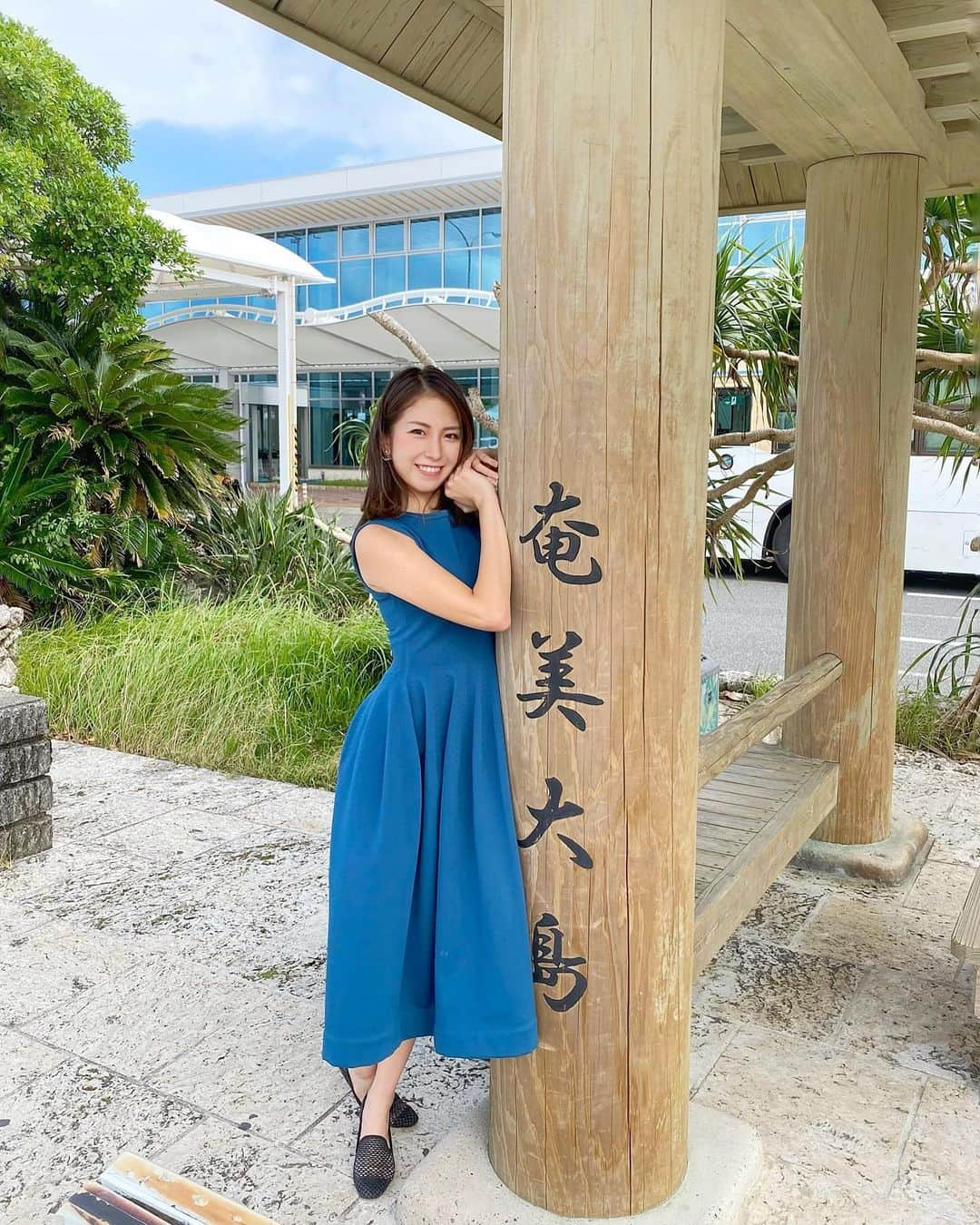 武田奈津美さんのインスタグラム写真 - (武田奈津美Instagram)「* 奄美大島に行ってきたよ🌴 11月だけど暖かかった！夏服で大丈夫🌞✨  有名なマングローブは神秘的だった〜🥺🌳 1年以上ぶりに✈︎乗ったなぁ。癒し旅✨  #奄美大島 #奄美 #マングローブ #リゾート #南国 #海 #amami #sea #resort #mangrove #holiday」11月5日 12時25分 - _natsumitakeda_