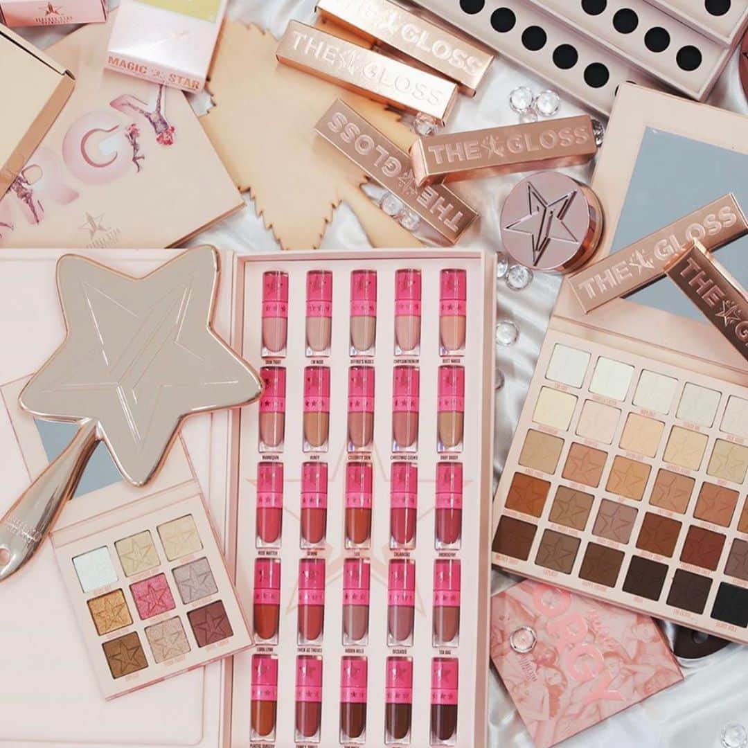 Jeffree Star Cosmeticsさんのインスタグラム写真 - (Jeffree Star CosmeticsInstagram)「Keep all your nudes under lock & key 🔐 @saralovesmakeup88 features the #ORGY collection 🤎  #jeffreestarcosmetics #orgypalette #thegloss #magicstar」11月5日 12時59分 - jeffreestarcosmetics