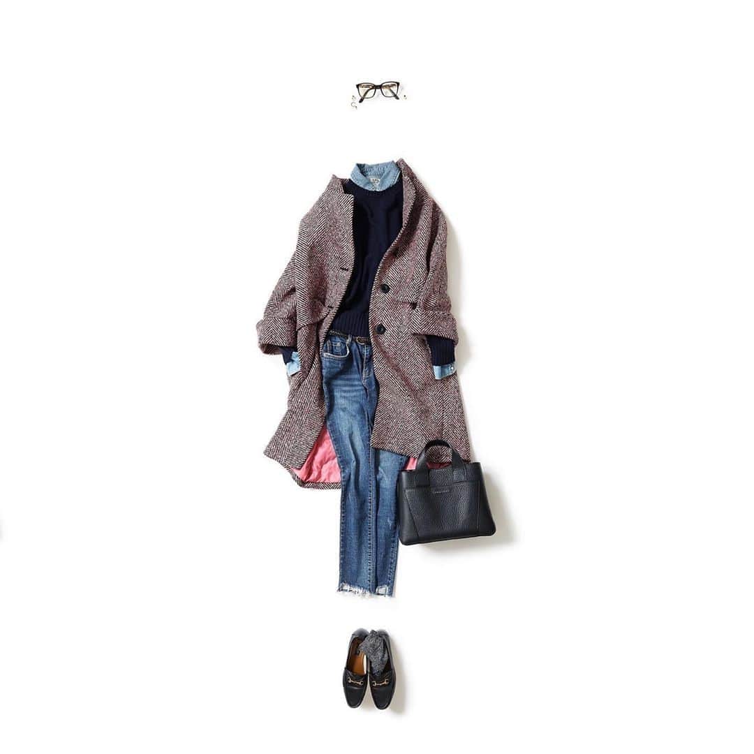 のインスタグラム：「・ NEW♦️Coordinate  ・ 2020-11-05 ・ 王道トラッドを甘く ・ outer : #moushe tops : #domingo #fio #annina pants : #kj accessory : #anthemforthesenses #gigi #fio bag : #orciani shoes : #gucci other : #pagani #tabio ・ #kkcloset #kkshop #菊池京子 #kyokokikuchi  #コーデ  #code #style #fashion #コーディネート #ootd #wear #happy  #follow #カジュアル #pink #denim #navy #coat  ﻿ ﻿」